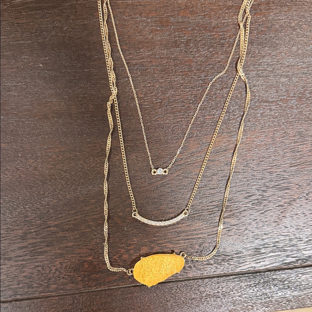 Elegant Gold Layered Necklace